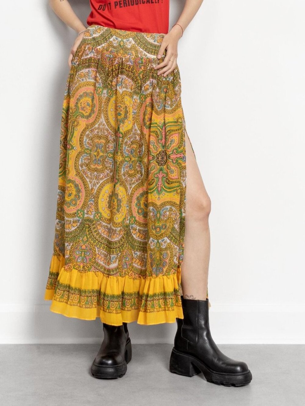 70s Paisley Maxi Skirt: Vintage Hippie Boho Yellow Orange - Small